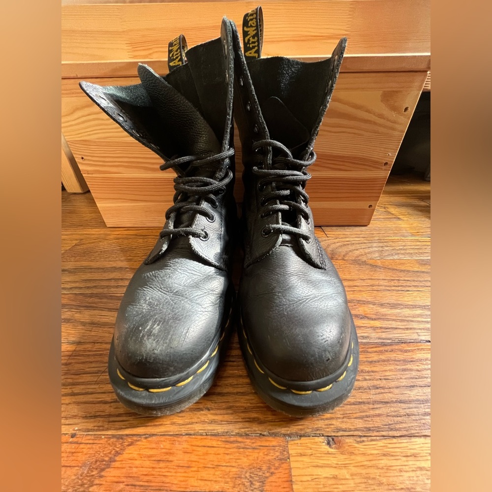 Dr.Martens Combat Boots
